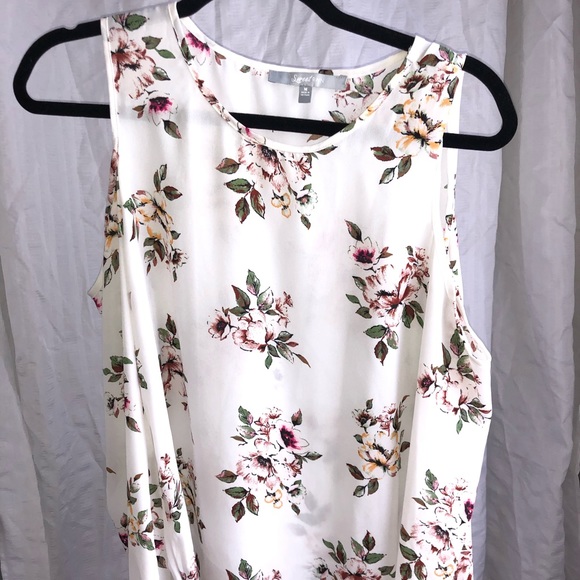 Tops - Floral long sleeve cut blouse